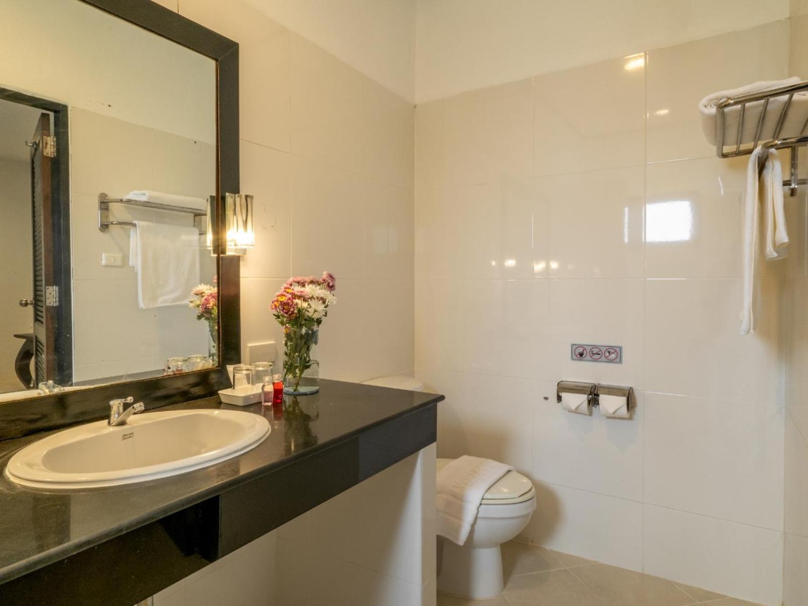 Isara Nai Yang Resort Екстериор снимка