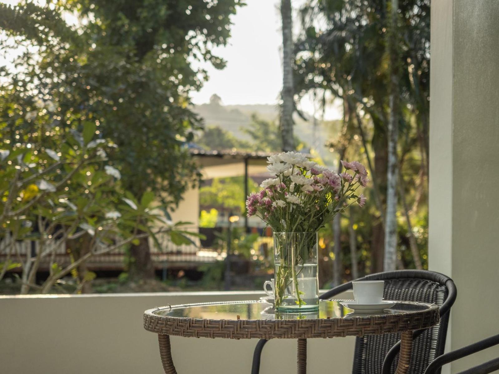 Isara Nai Yang Resort Екстериор снимка