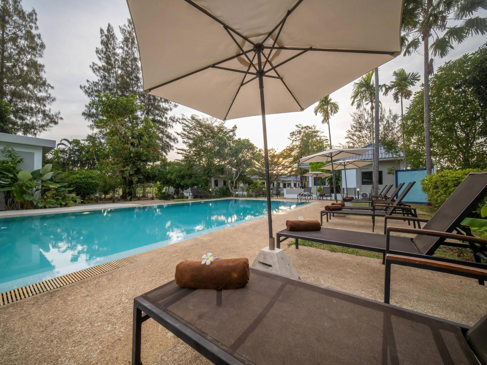 Isara Nai Yang Resort Екстериор снимка